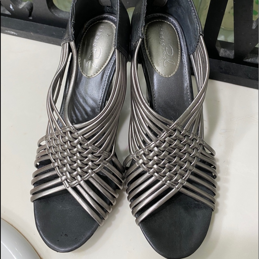 Shoe